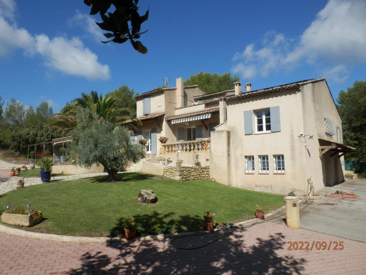 Mas Les Vieux Chenes Bed & Breakfast Lambesc Luaran gambar