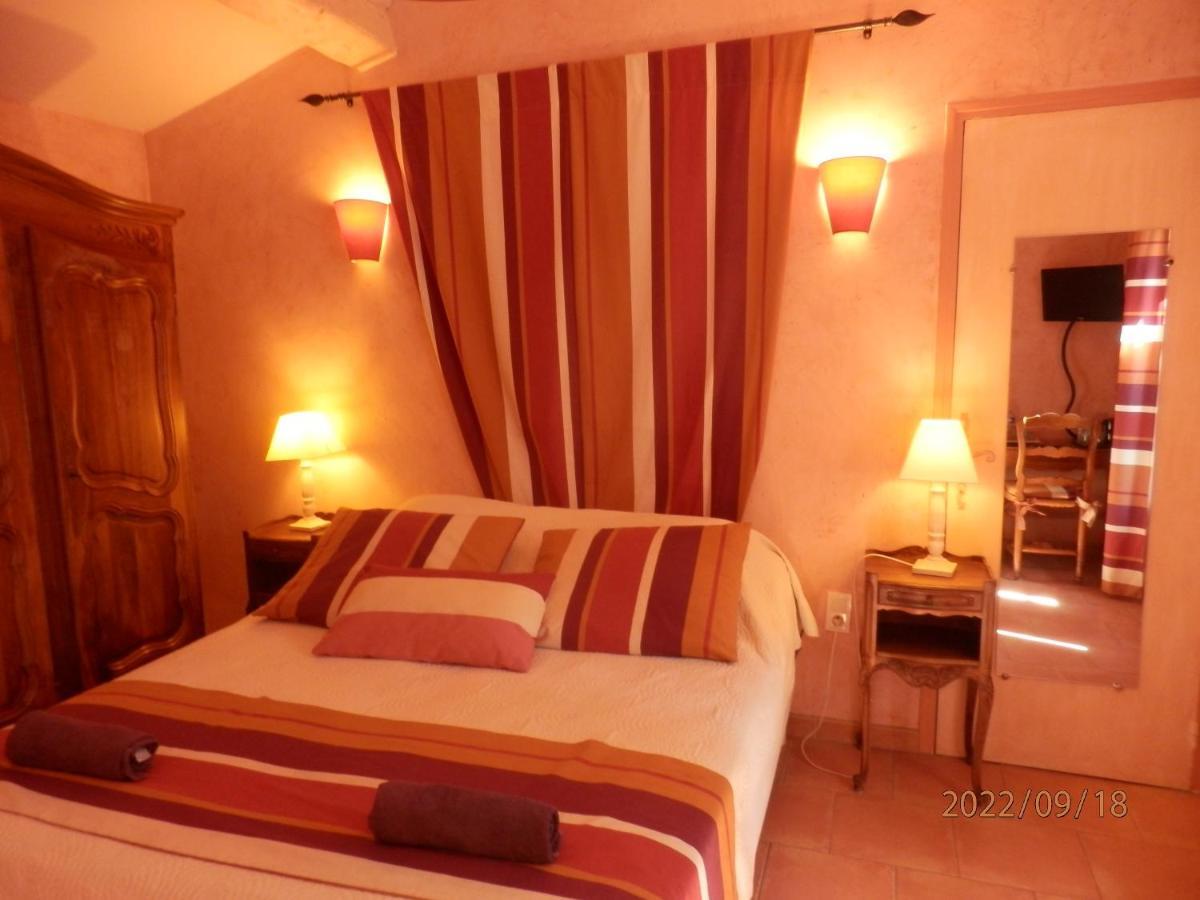 Mas Les Vieux Chenes Bed & Breakfast Lambesc Luaran gambar