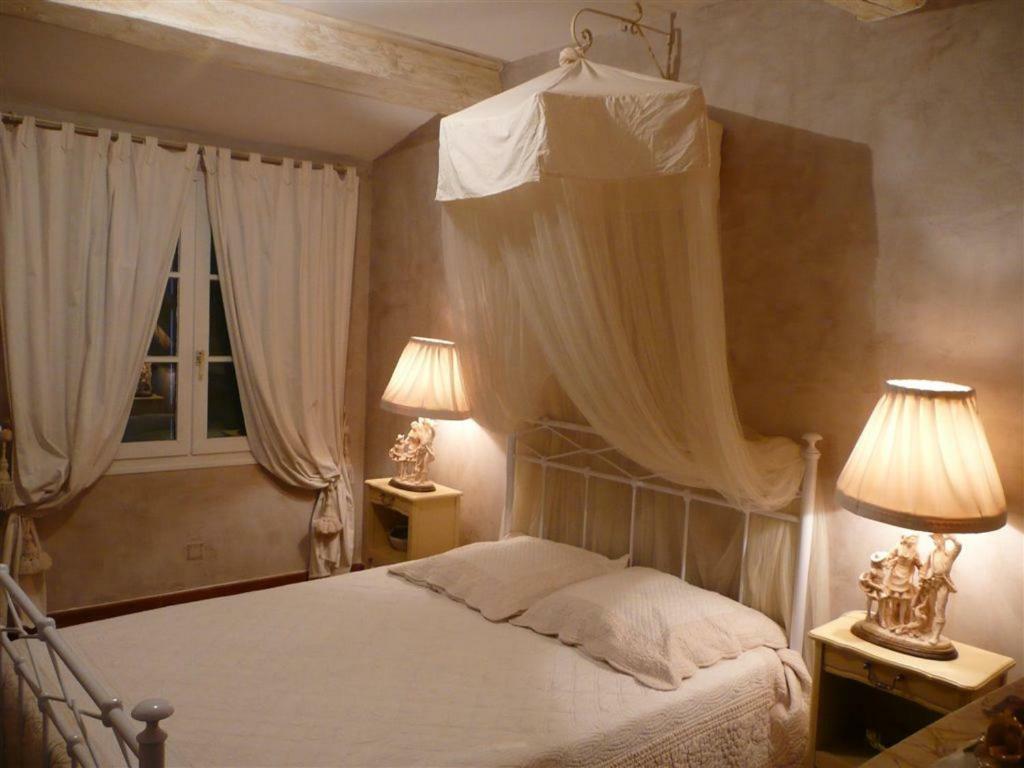 Mas Les Vieux Chenes Bed & Breakfast Lambesc Luaran gambar